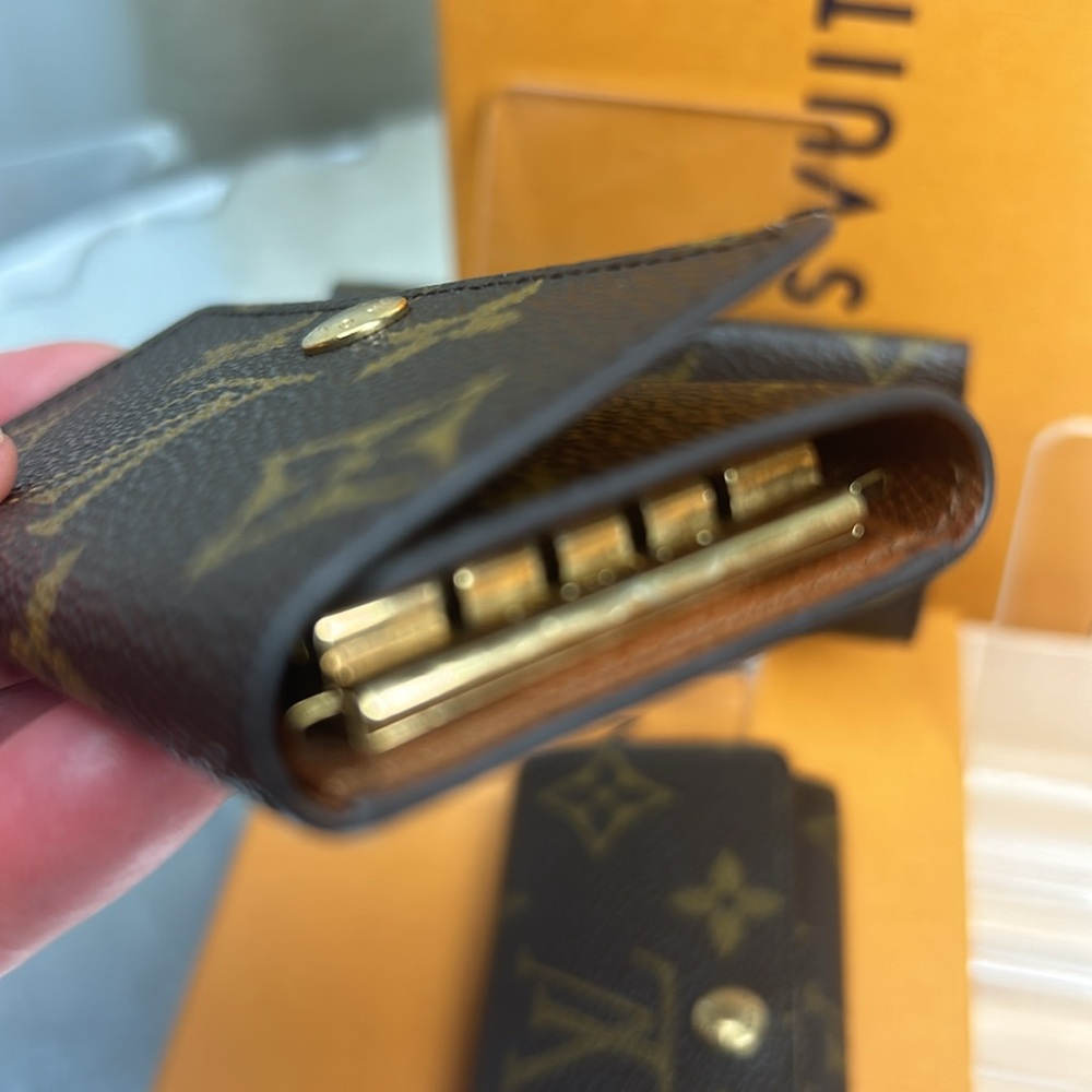 LOUIS VUITTON Louis Vuitton LV keys case - Picture 2 of 12